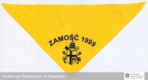 Chusta z emblematem papieskim 88/1170 Akta osób i rodzin 12.2 Zbiór Janusza Panasiewicza, sygn. 208, s. 2